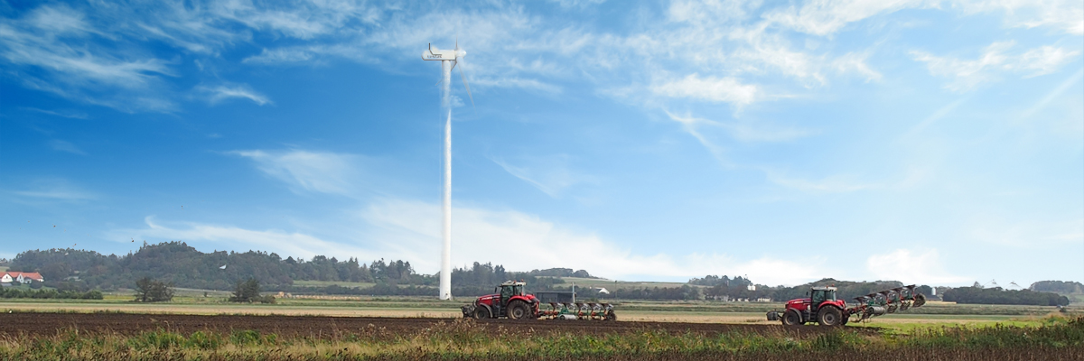 Traktoren auf dem Weg zur Feldarbeit